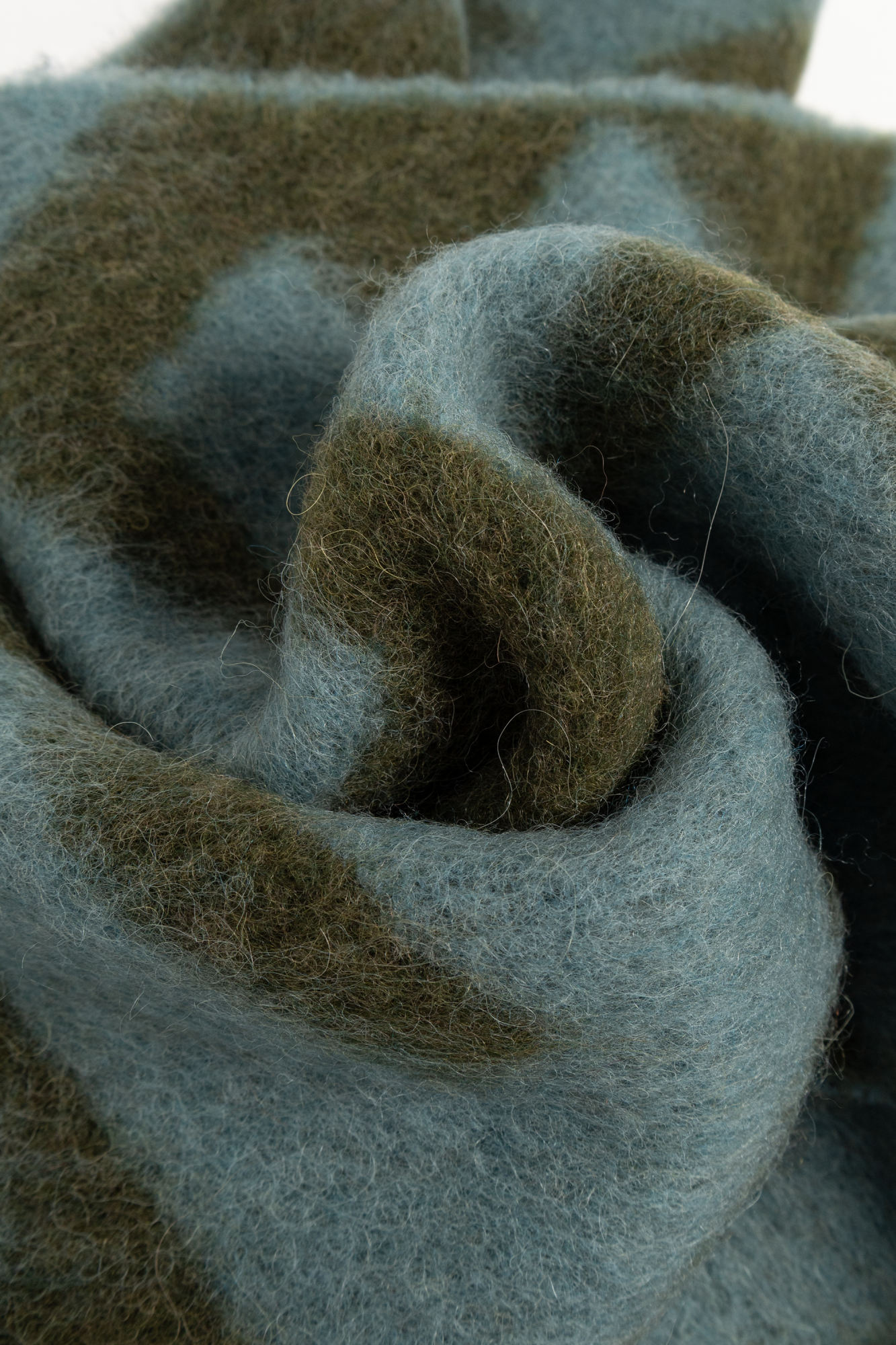 Fendi Scarf with fringes | Women's | Vitkac